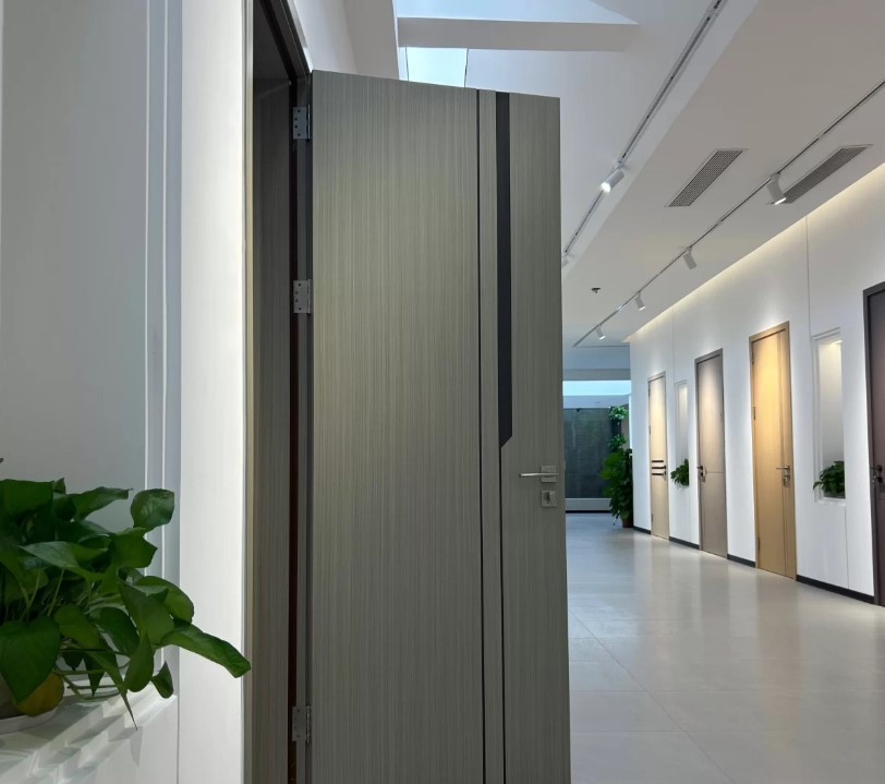 Puerta Interior MDF Laminada Carbon Wood  2m x 1m x 10cm