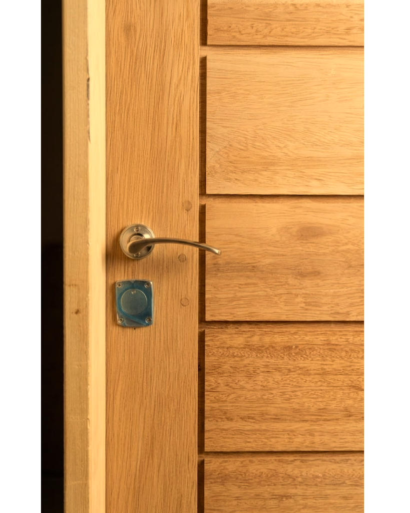 Puerta de Cedro Mara con  Cerradura Estándar - 