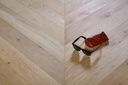 Piso de Ingeniería Roble Chevron 15/4mm x 120 x 600mm Espiga